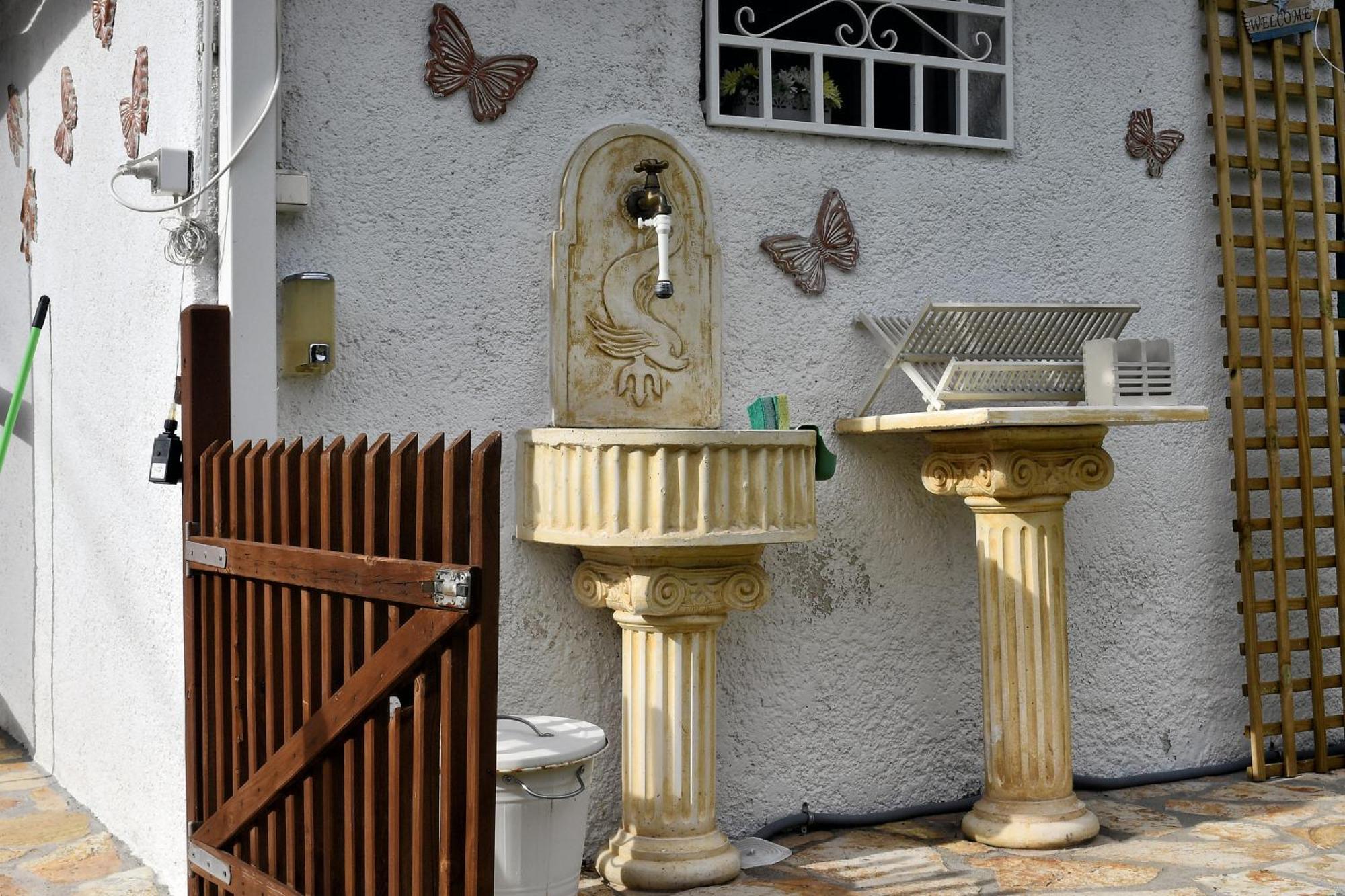 Ancient Corinth Guest House Exterior photo