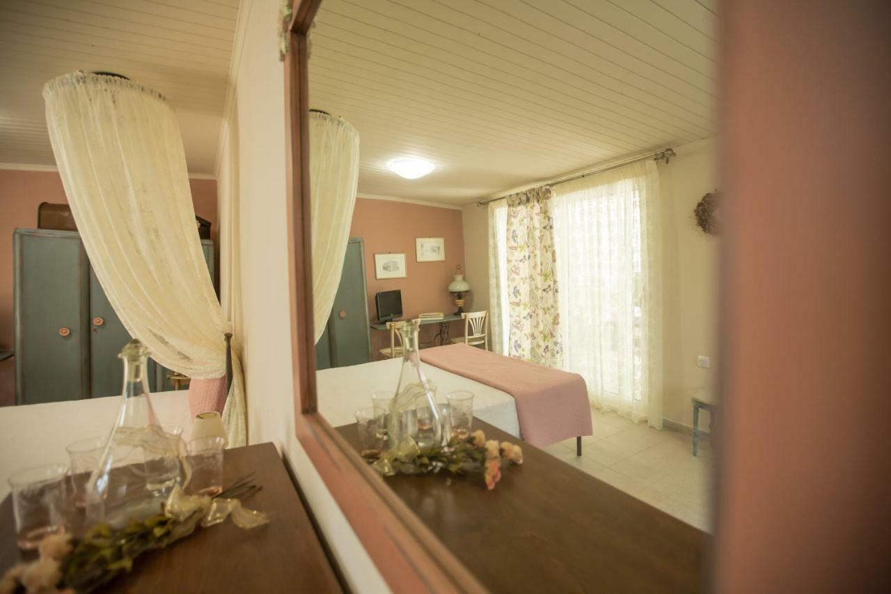 Ancient Corinth Guest House Exterior photo